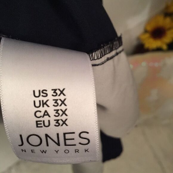 Jones New York drape Top! Gorgeous! - Picture 5 of 6